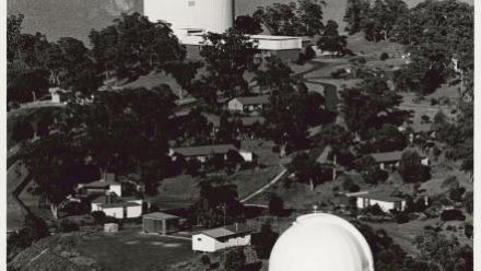 Observatory showing AAO and UK Schmidt Telescopes, 1980s (Source: National LIbrary of Australia)